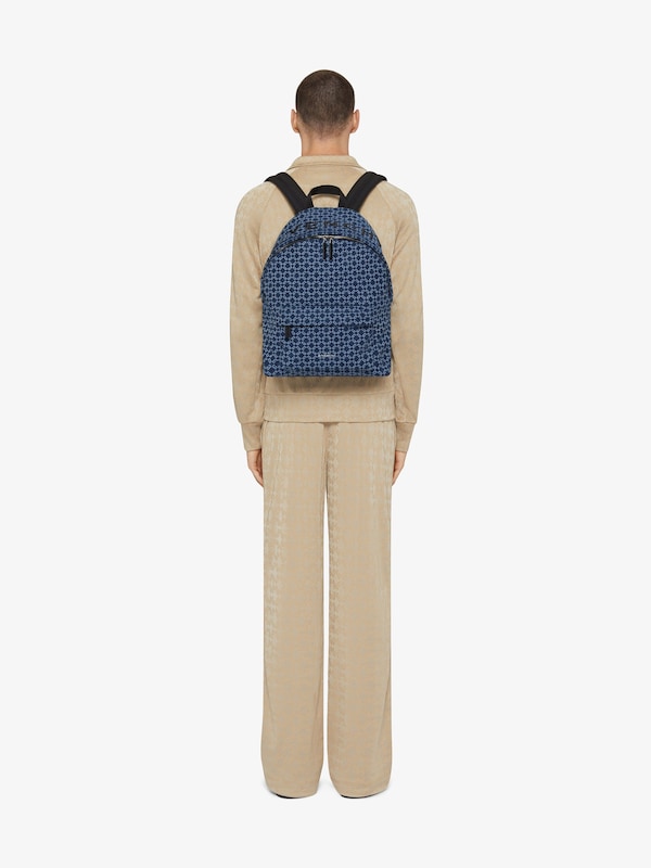 Givenchy Essential U backpack in monogram 72 denim Descuento