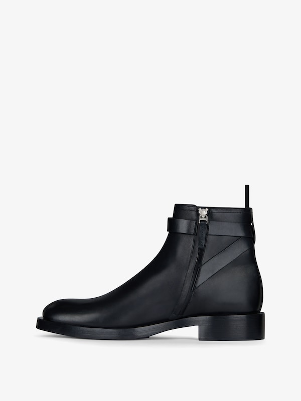 Givenchy Lock ankle boots in leather Liquidación