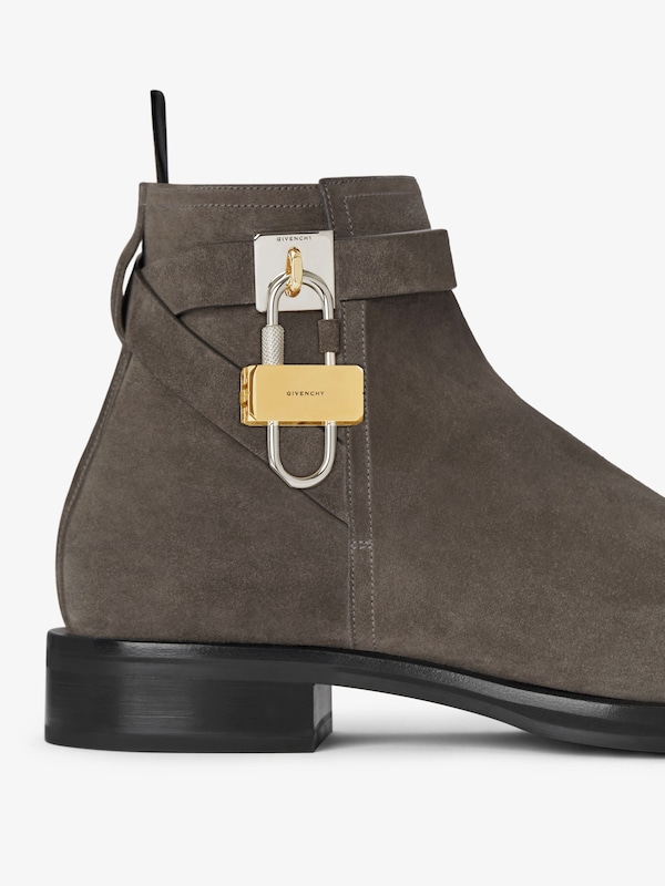 Givenchy Lock ankle boots in suede Mejor oferta