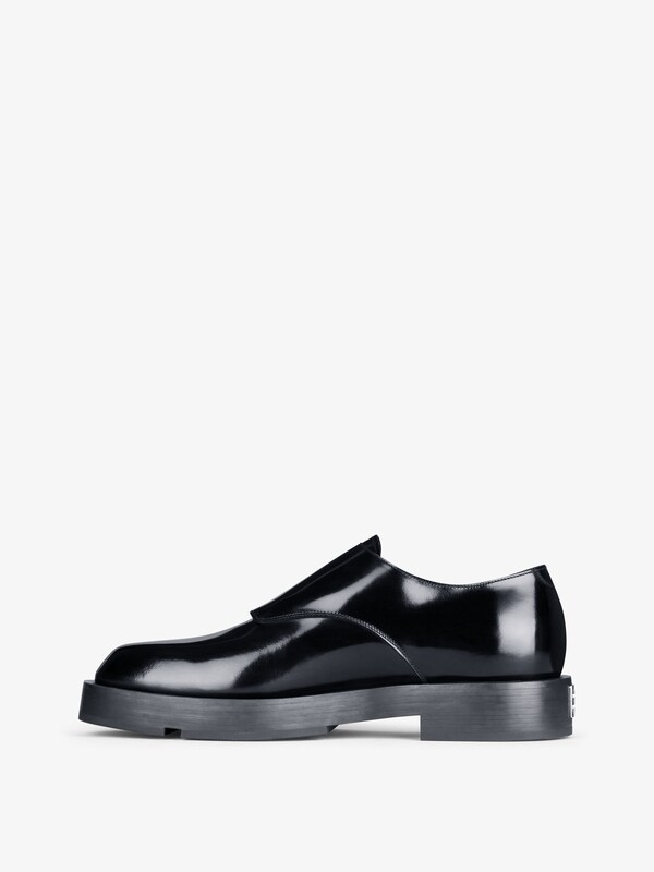 Givenchy Squared derbies in leather with 4G buckle Promoción por tiempo limitado