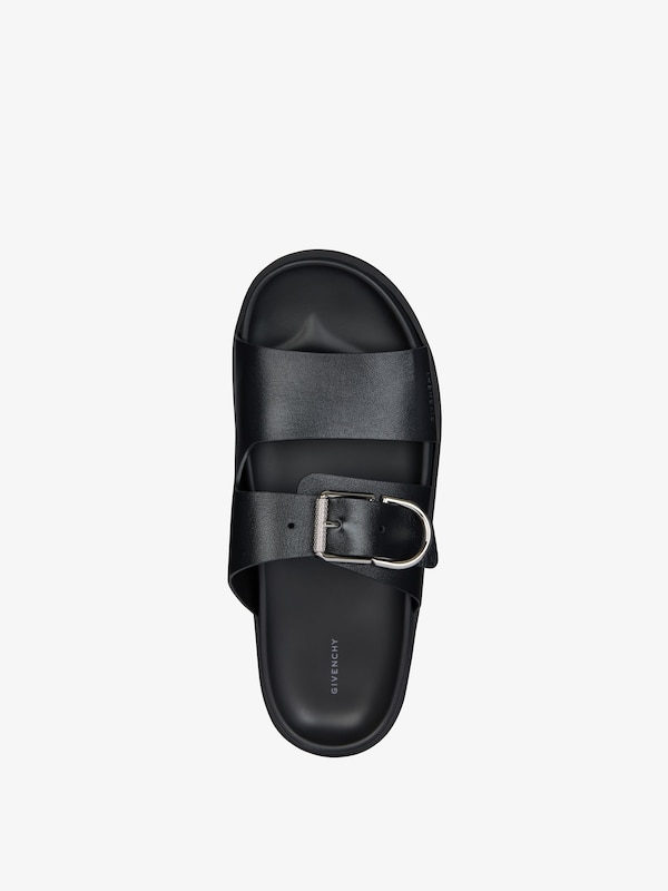 Givenchy Voyou flat mules in grained leather Solo hoy