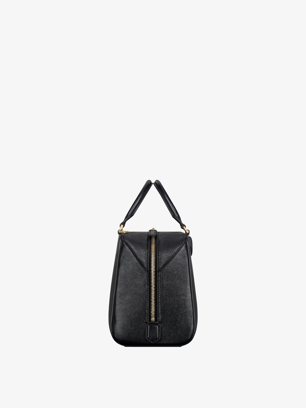 Givenchy Mini Antigona Cube bag in leather Últimos 2 días