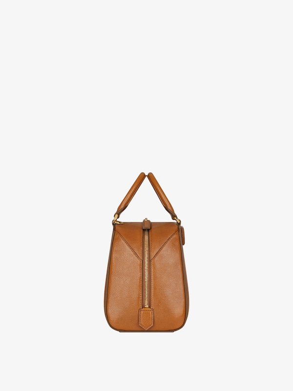 Givenchy Mini Antigona Cube bag in leather Último día