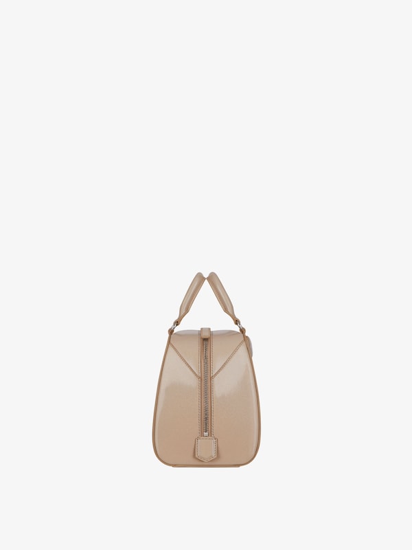 Givenchy Nano Antigona Cube bag in pearly leather Solo hoy