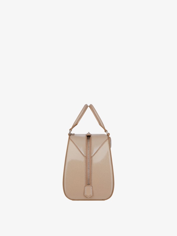 Givenchy Mini Antigona Cube bag in pearly leather Promoción trimestral