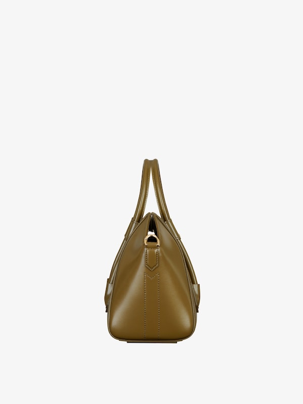 Givenchy Mini Antigona Lock bag in Box leather Solo queda un día