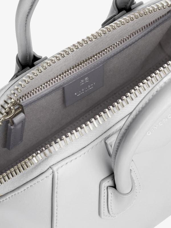 Givenchy Mini Antigona bag in Box leather Precio ultrabajo