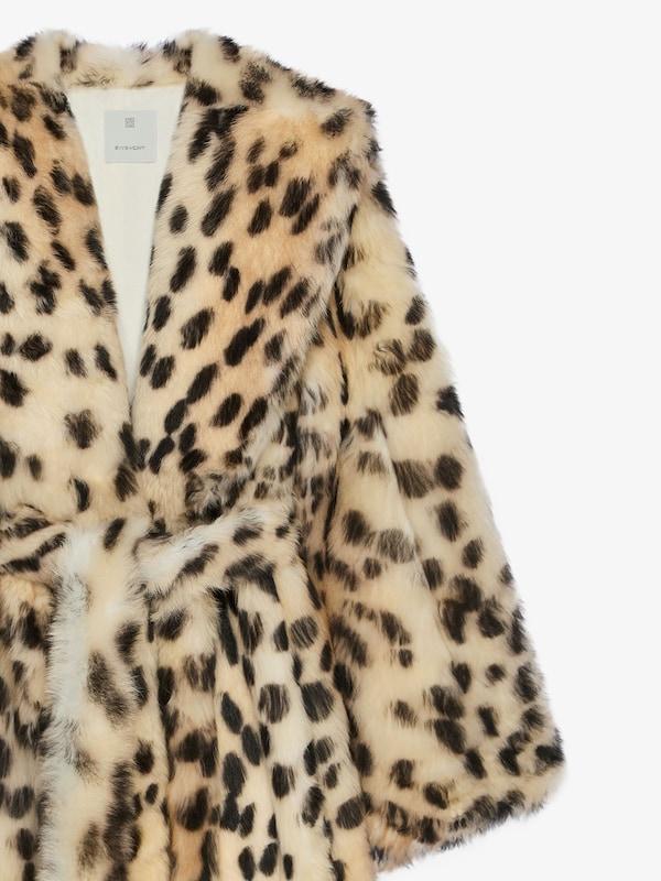 Givenchy Oversized coat in fur with leopard print Liquidación