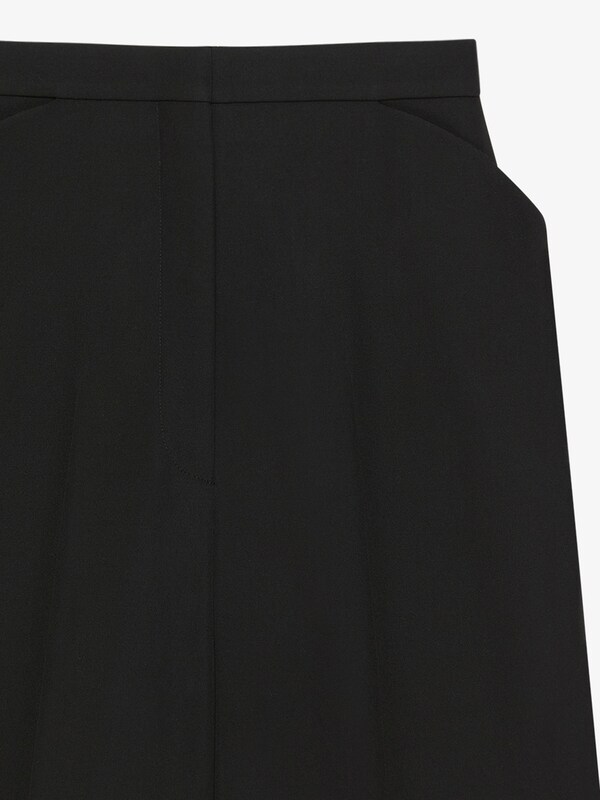 Givenchy Bermuda shorts in wool Últimos 2 días