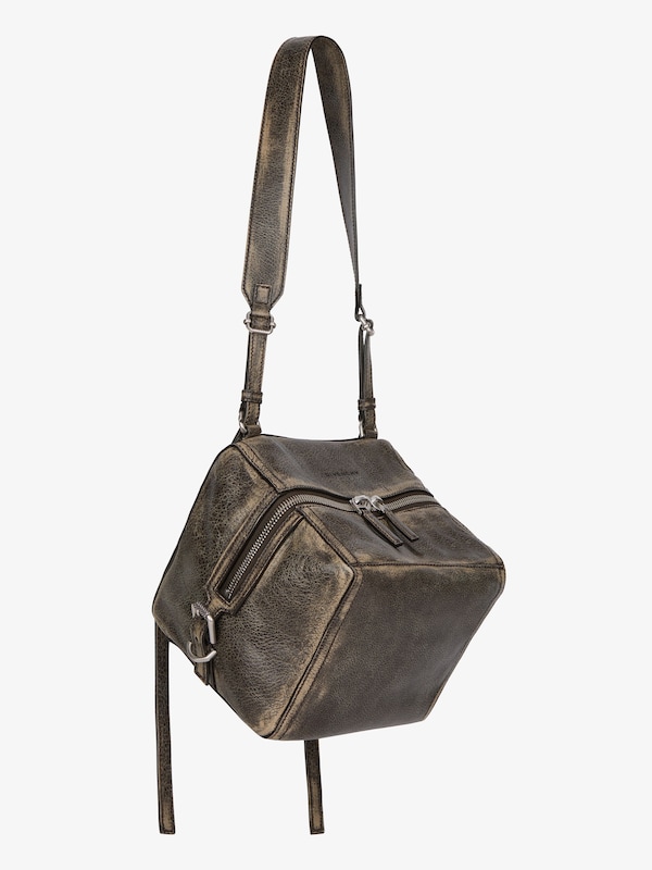 Givenchy Small Pandora bag in aged leather Precios de Black Friday