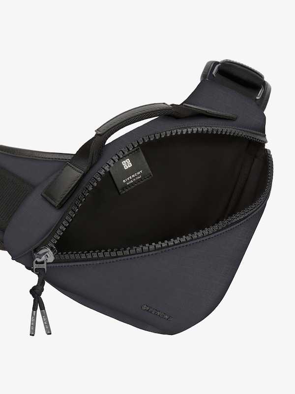 Givenchy Small G-Zip Triangle bag in 4G nylon Libre de impuestos
