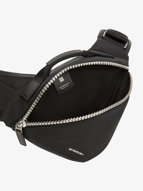 Givenchy Small G-Zip Triangle bag in nylon Descuentos del mes