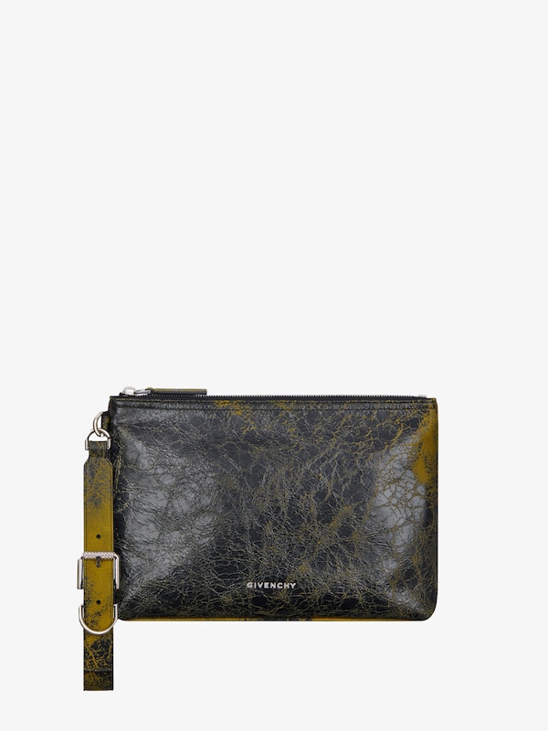 Givenchy Voyou pouch in crackled leather Rebajas de fin de temporada