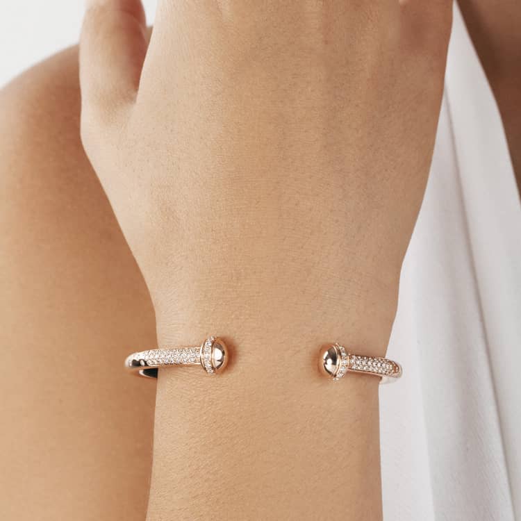 Piaget Possession open bangle bracelet Precio de fábrica