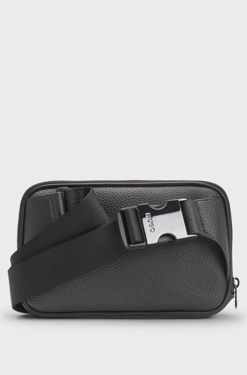 Hugo Boss Bolso de bandolera en piel sintética granulada con detalle de logo apilado Liquidación