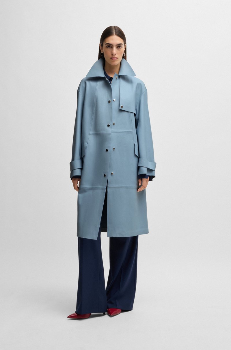 Hugo Boss Gabardina de piel con ribetes plateados