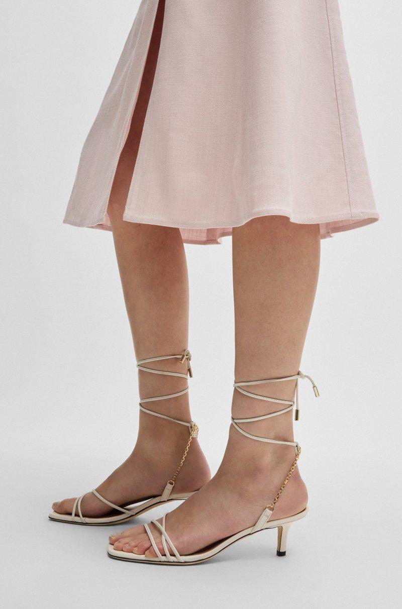 Hugo Boss Sandalias de piel con cadena en tono dorado Superdescuento