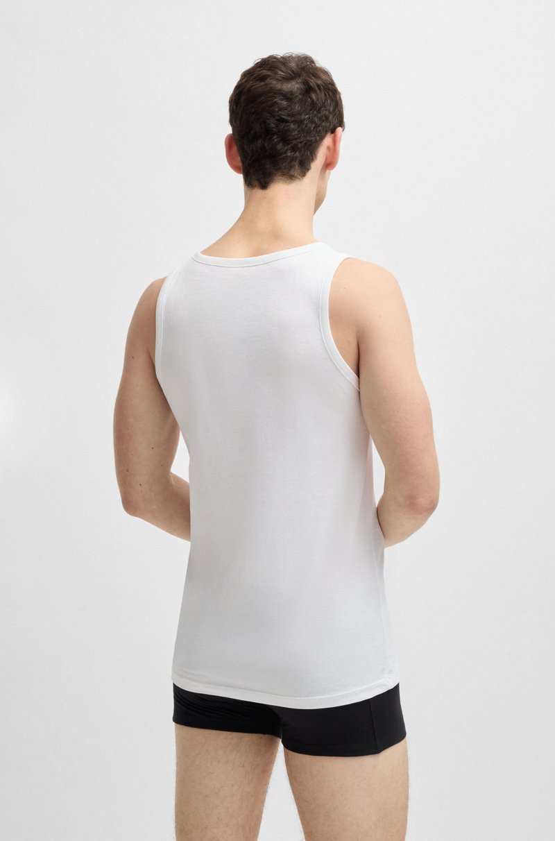 Hugo Boss Paquete de tres camisetas interiores de algodón con logos bordados Últimos 2 días