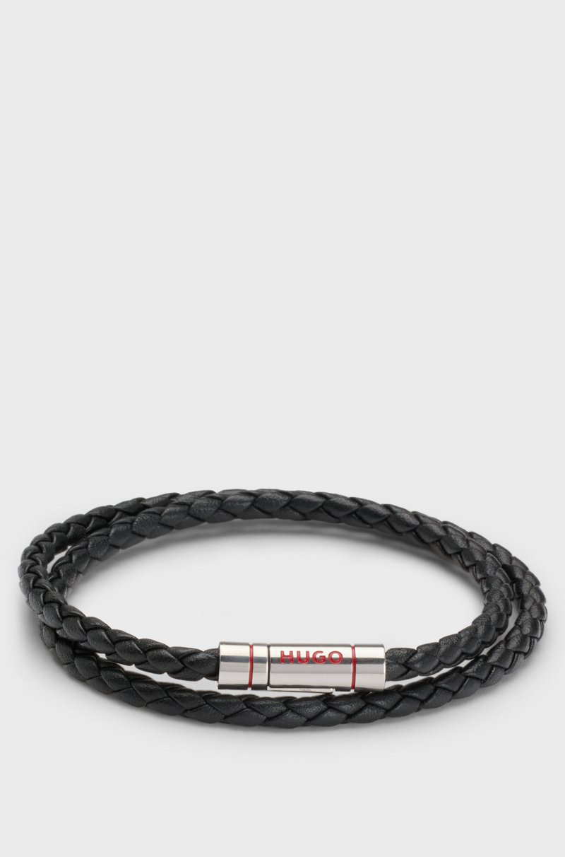 Hugo Boss Brazalete doble de piel trenzada con cierre de la marca En oferta