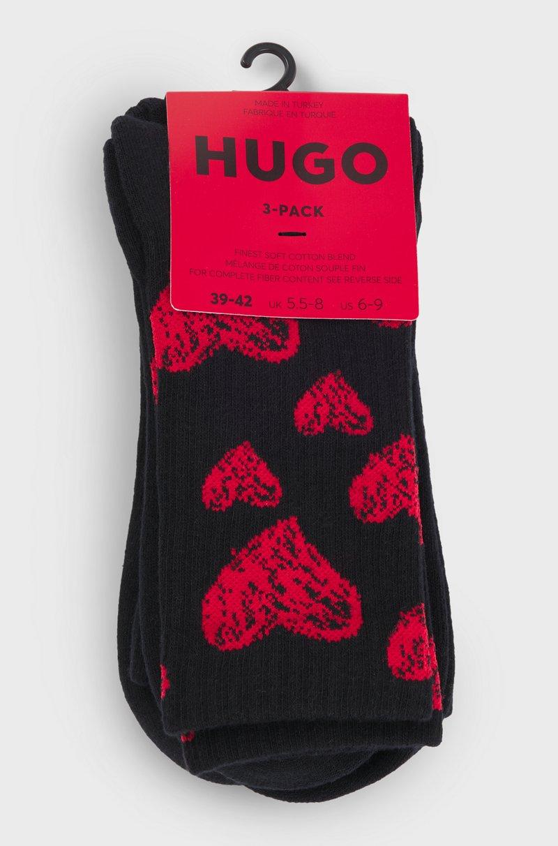 Hugo Boss Paquete de tres pares de calcetines cortos con motivos de corazón Último día