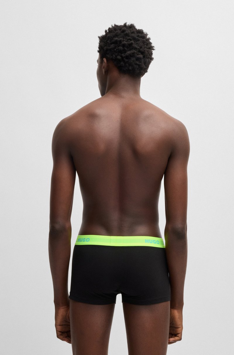 Hugo Boss Paquete de tres calzoncillos de algodón elástico con logos en la cintura Grandes ahorros