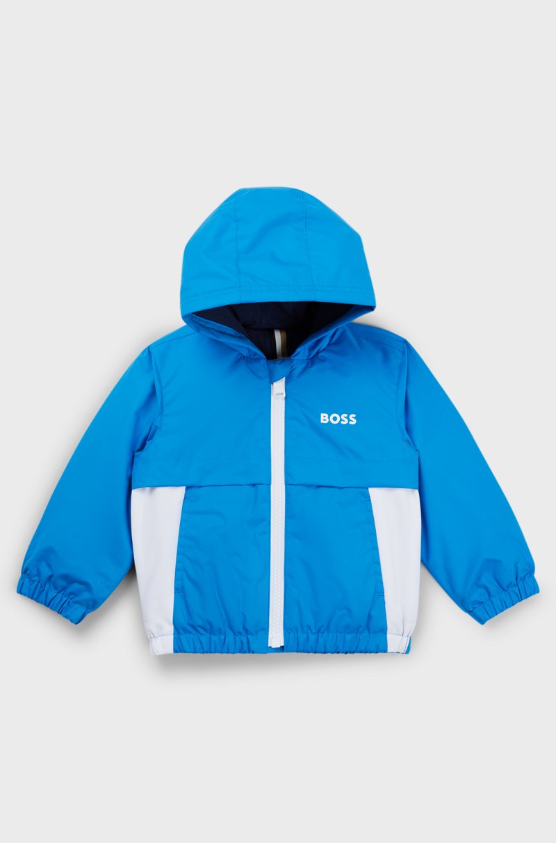 Hugo Boss Cazadora cortavientos para niños con bloques de color y estampado de monogramas que aparece con el agua Limitado a 3 días