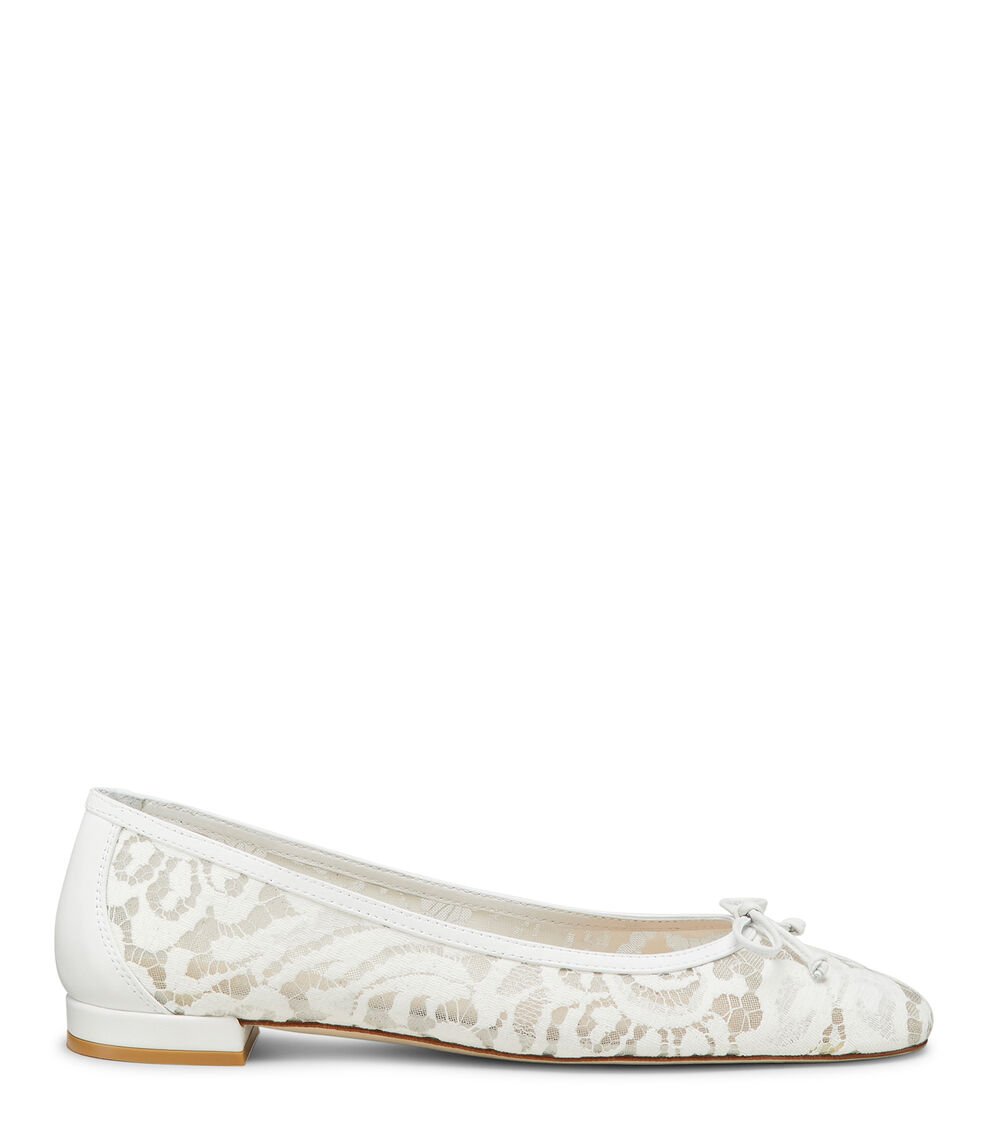 Stuart Weitzman ARABELLA BALLET FLAT en BLANCO de Mujer | Stuart Weitzman® En línea