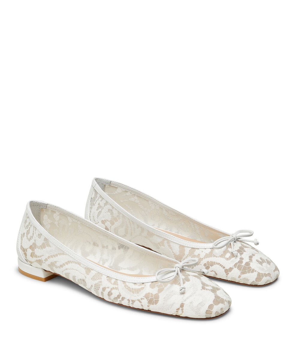 Stuart Weitzman ARABELLA BALLET FLAT en BLANCO de Mujer | Stuart Weitzman® En línea