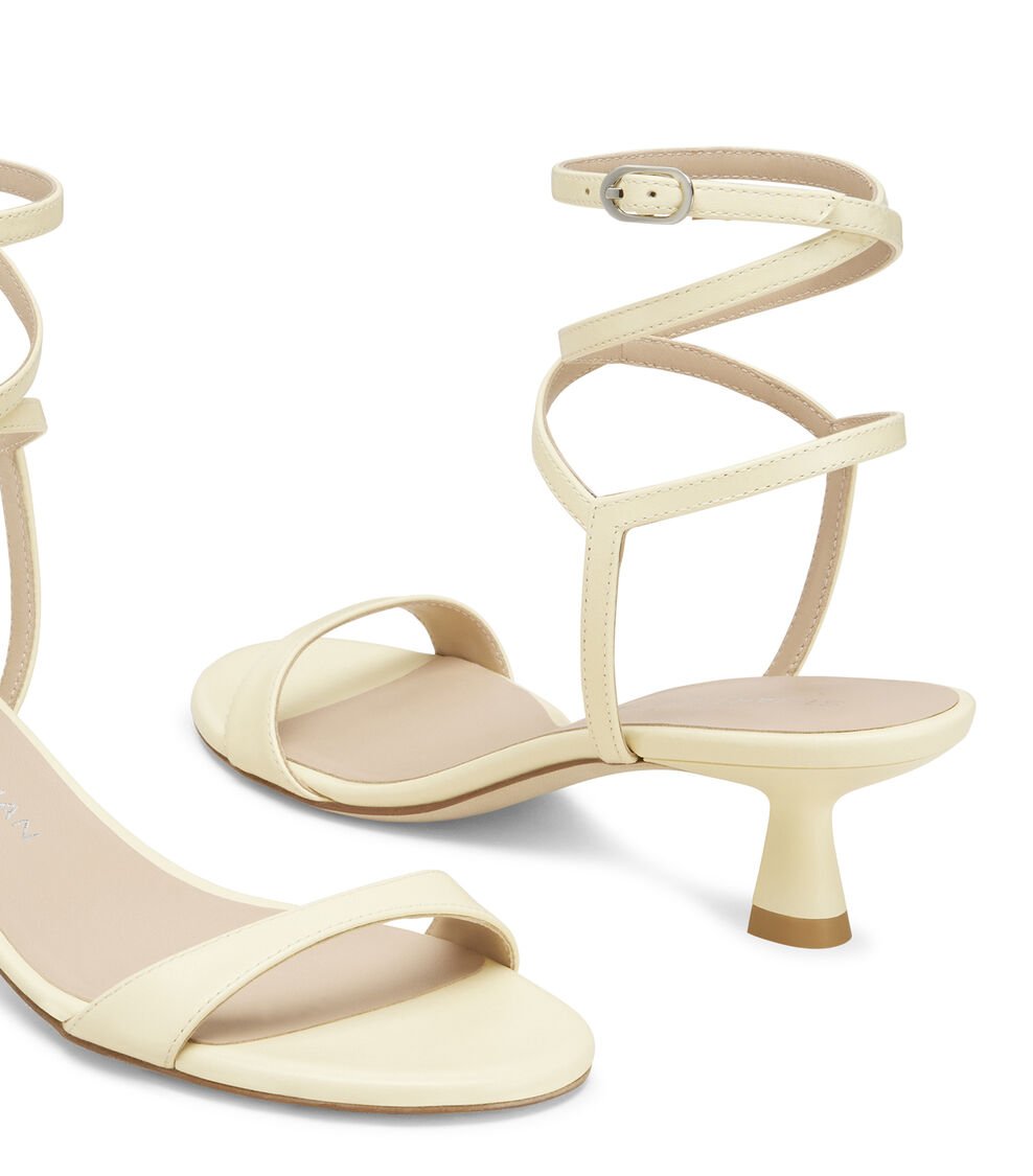 Stuart Weitzman NUDIST WRAP 50 en LEMON CHIFFON de Mujer | Stuart Weitzman® Últimos 3 días