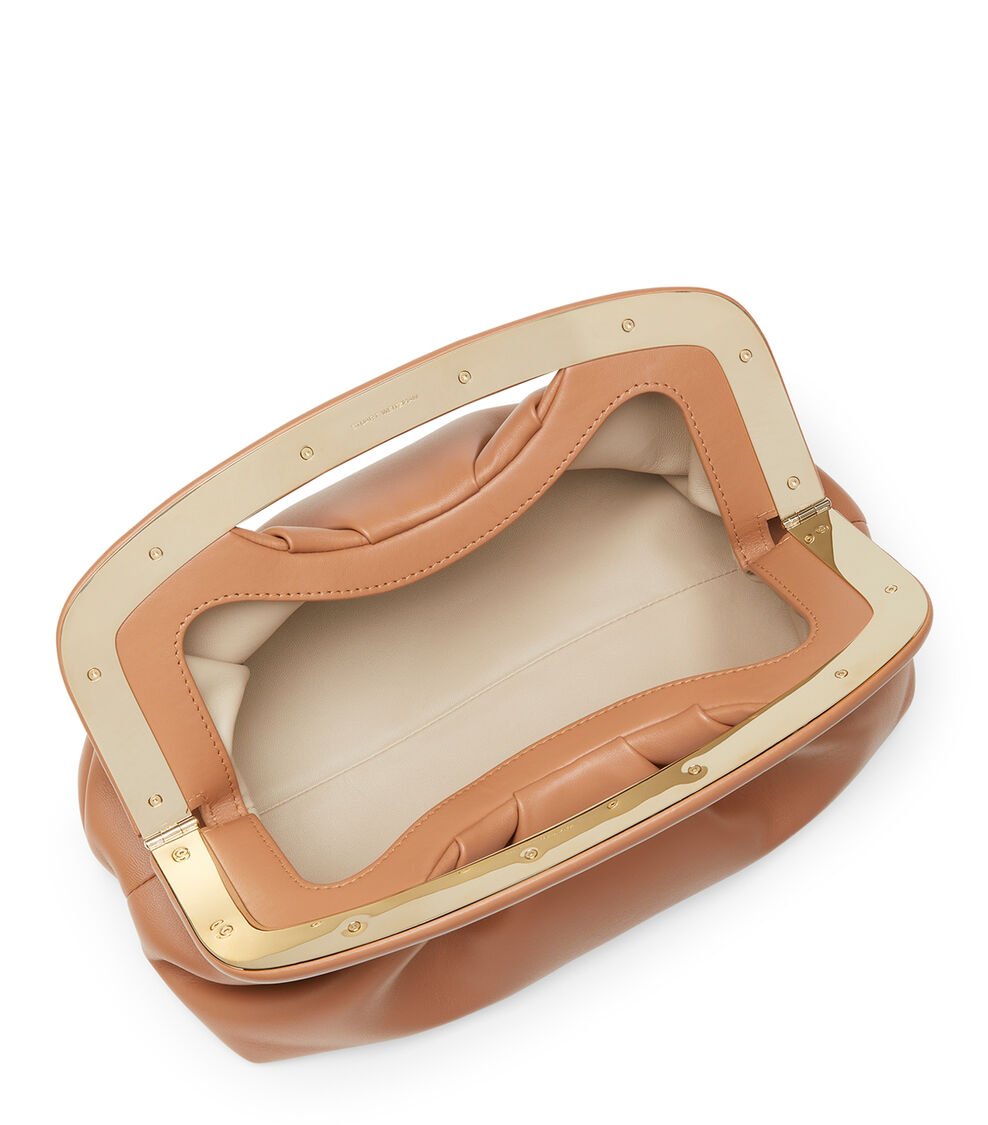 Stuart Weitzman THE MODA FRAME POUCH en TOSTADO de Mujer | Stuart Weitzman® Ahorra y exporta