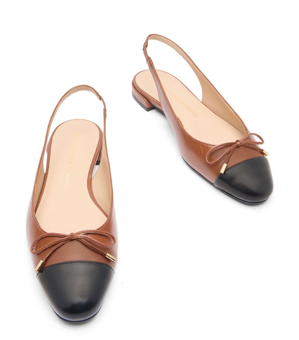 Stuart Weitzman SLEEK BOW SLINGBACK FLAT en BRIDA MARRÓN/NEGRO de Mujer | Stuart Weitzman® Rebajas baratas