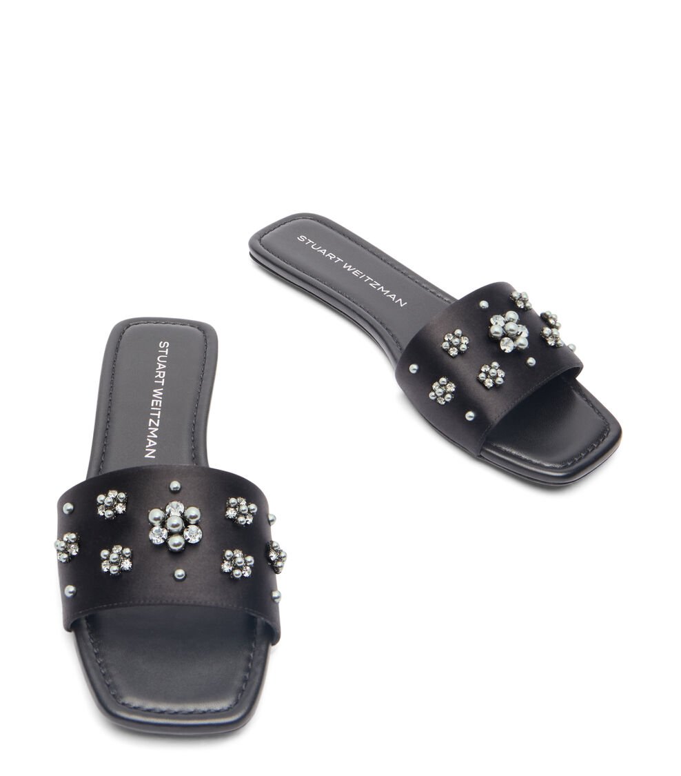 Stuart Weitzman POPPY FLAT SLIDE en NEGRO/SOMBRA PLATEADA/GRIS de Mujer | Stuart Weitzman® Promoción trimestral