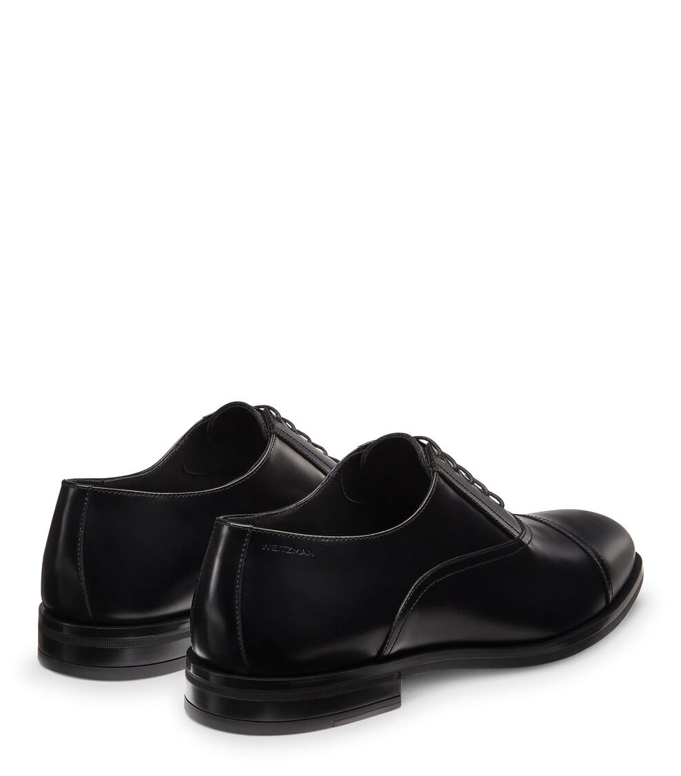 Stuart Weitzman SW CLUB CLASSIC OXFORD en NEGRO de Mujer | Stuart Weitzman® Libre de impuestos