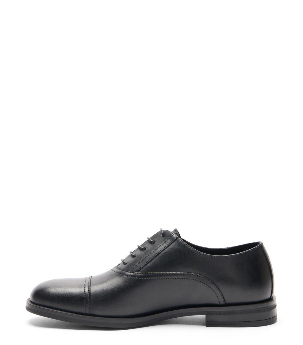 Stuart Weitzman SW CLUB CLASSIC OXFORD en BLACK de Mujer | Stuart Weitzman® Grandes ahorros