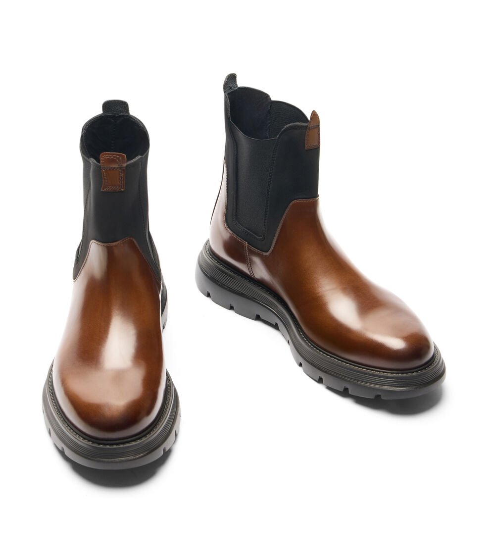 Stuart Weitzman ARDEN en TAN/BLACK de Mujer | Stuart Weitzman® Promoción por tiempo limitado
