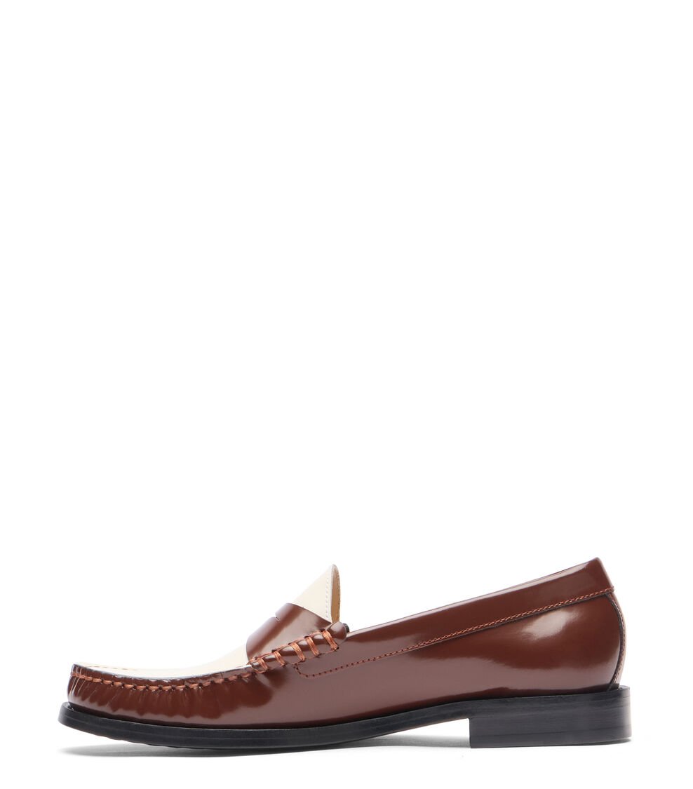 Stuart Weitzman LOTTIE LOAFER en AVELLANA/CREMA de Mujer | Stuart Weitzman® Envío internacional gratuito