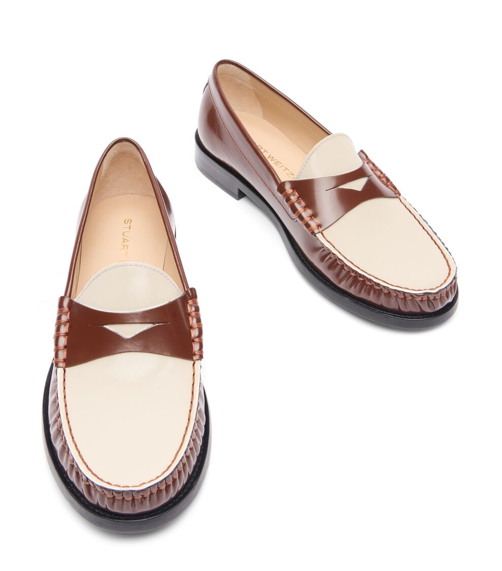 Stuart Weitzman LOTTIE LOAFER en AVELLANA/CREMA de Mujer | Stuart Weitzman® Envío internacional gratuito