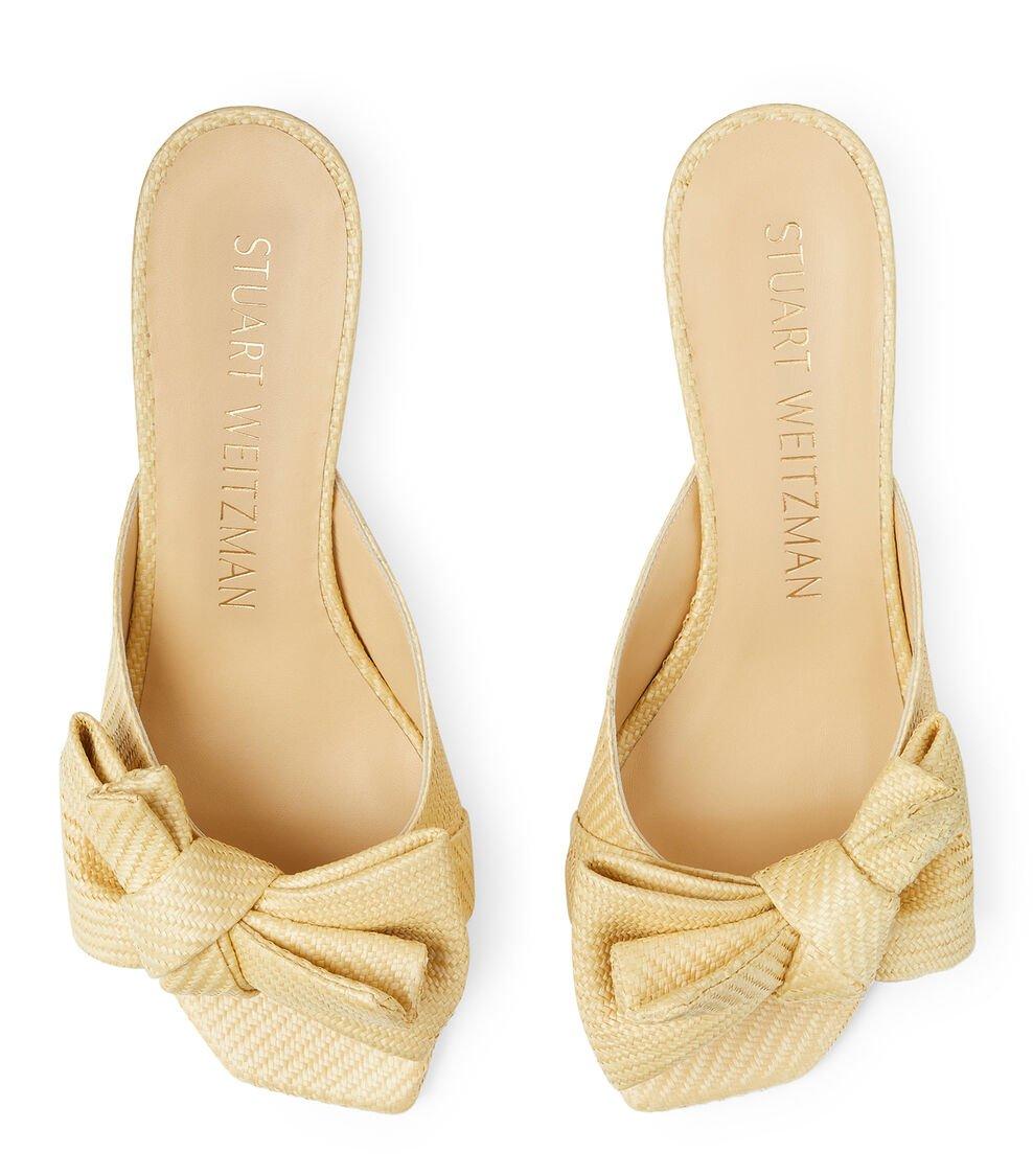 Stuart Weitzman LOVEKNOT 50 BLOCK SLIDE en TRIGO de Mujer | Stuart Weitzman® Outlet online