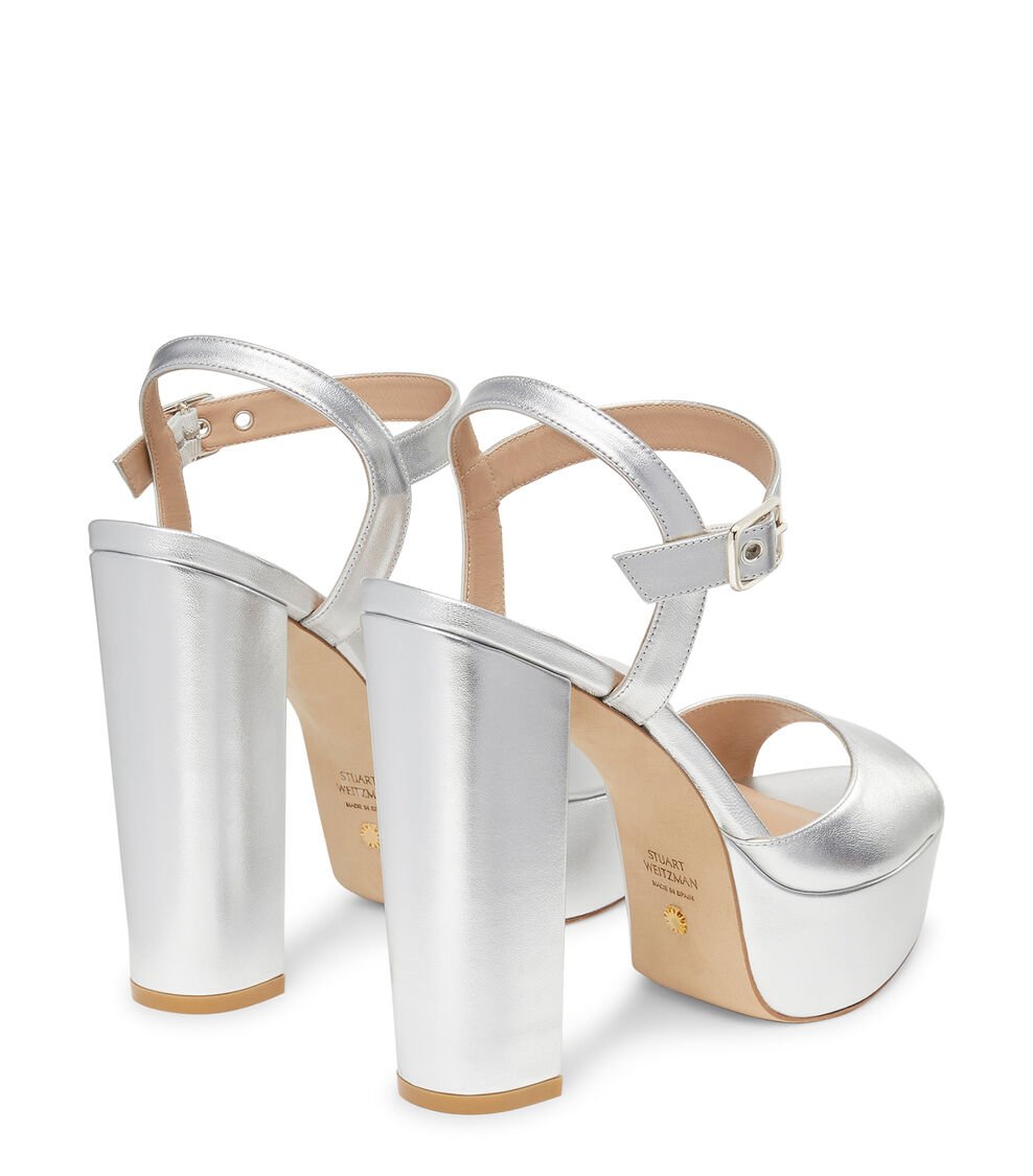 Stuart Weitzman RYDER 95 PLATFORM SANDAL en PLATA de Mujer | Stuart Weitzman® Solo queda un día