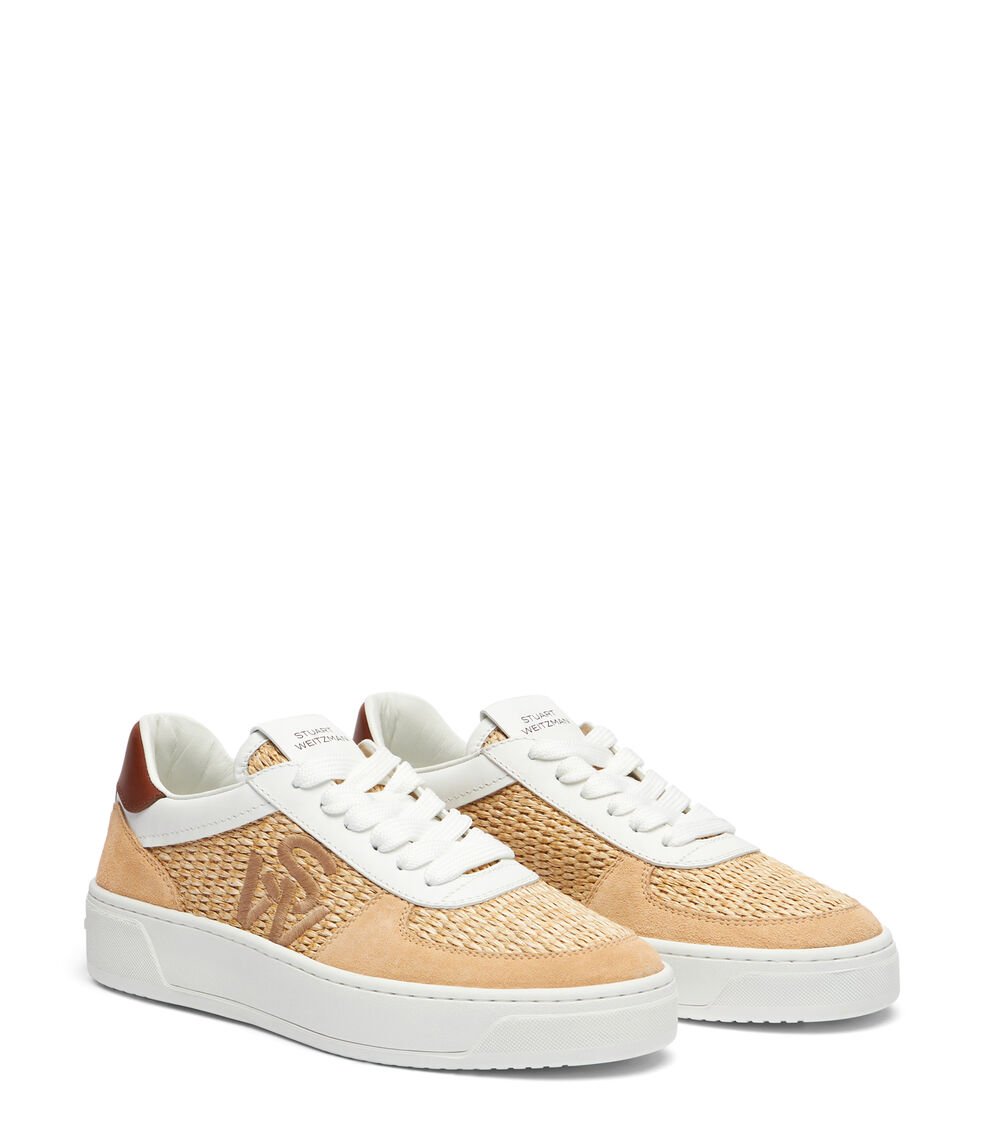 Stuart Weitzman SW COURTSIDE LOGO SNEAKER en ARENA de Mujer | Stuart Weitzman® Solo hoy
