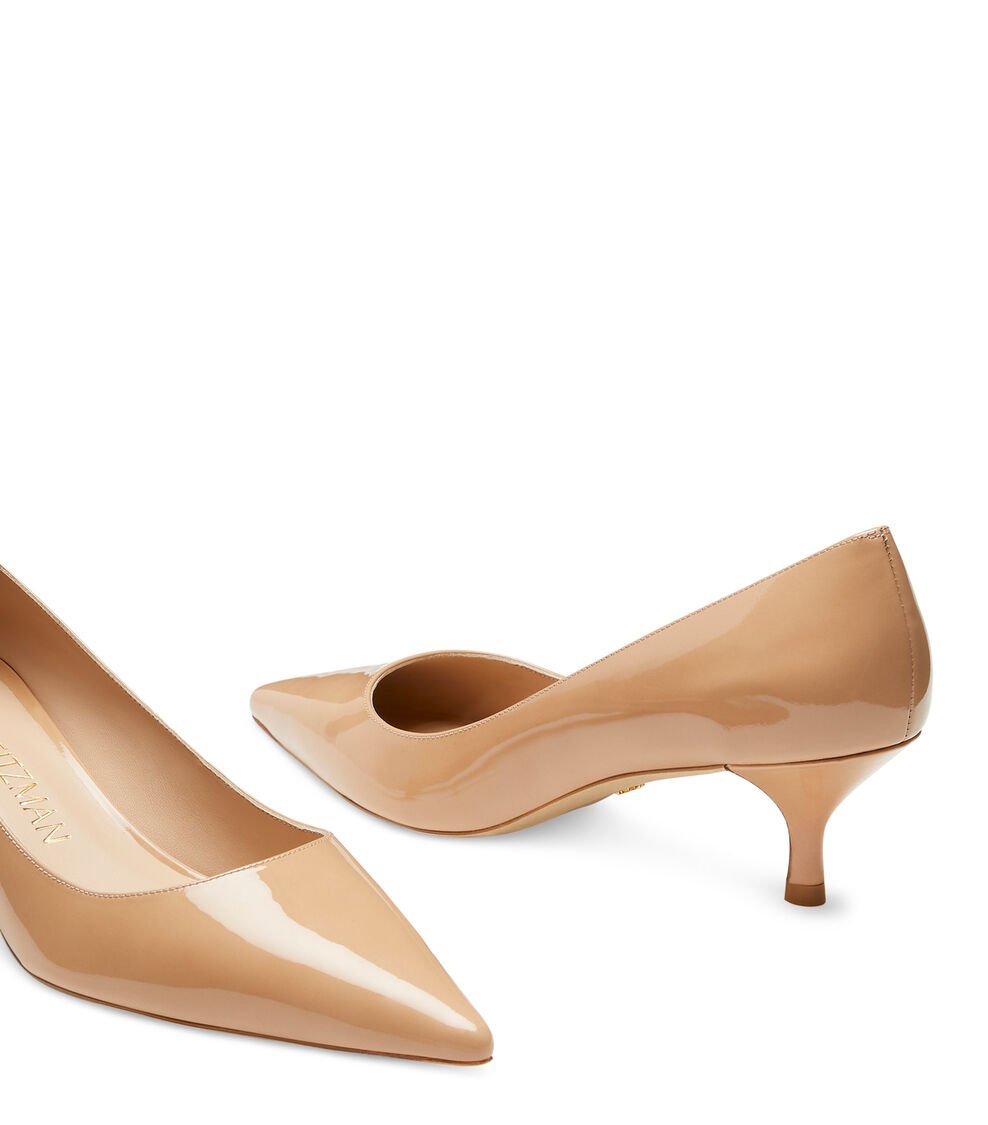 Stuart Weitzman STUART KITTEN PUMP en ADOBE de Mujer | Stuart Weitzman® Ahorra y exporta