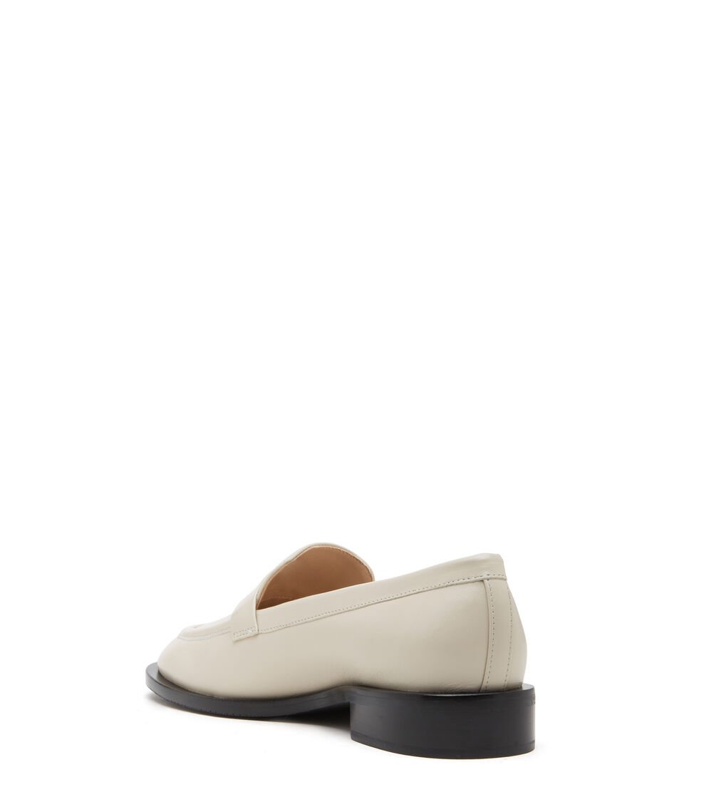 Stuart Weitzman PALMER SLEEK LOAFER en AVENA de Mujer | Stuart Weitzman® Outlet online