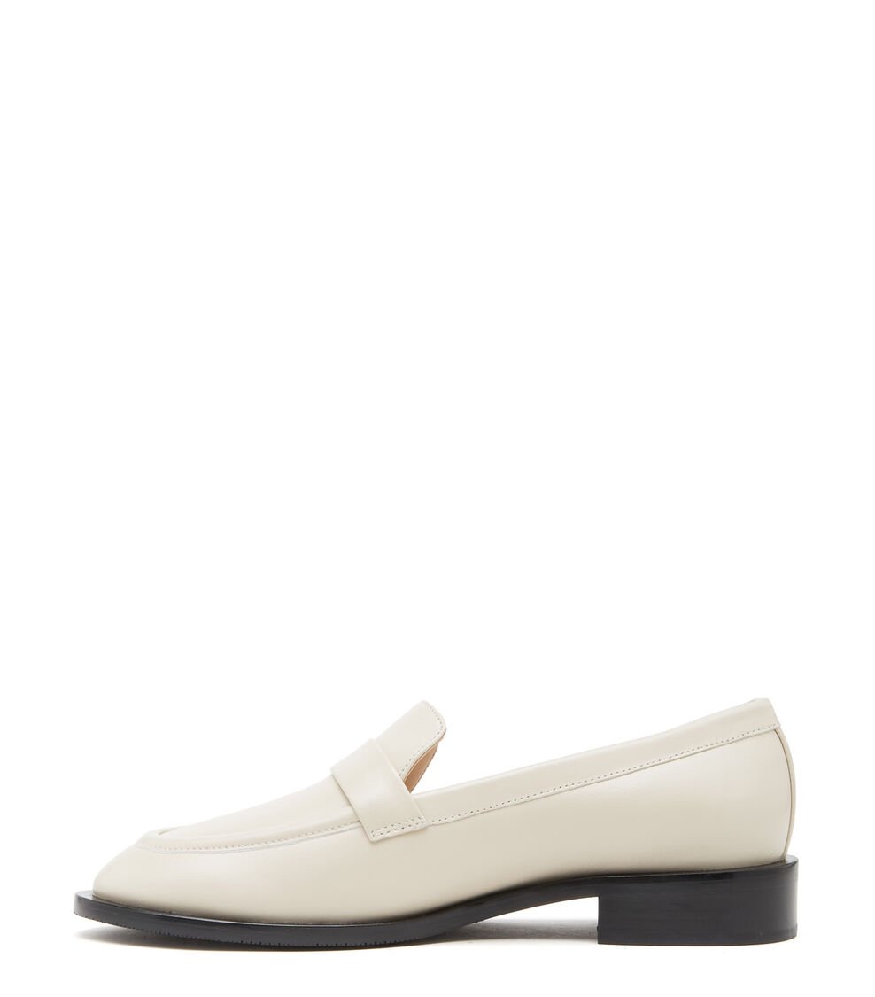 Stuart Weitzman PALMER SLEEK LOAFER en AVENA de Mujer | Stuart Weitzman® Outlet online