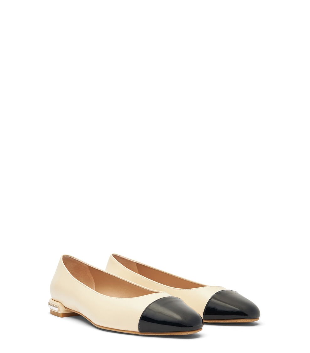 Stuart Weitzman PEARL FLAT en VAINILLA de Mujer | Stuart Weitzman® Oferta especial de fábrica