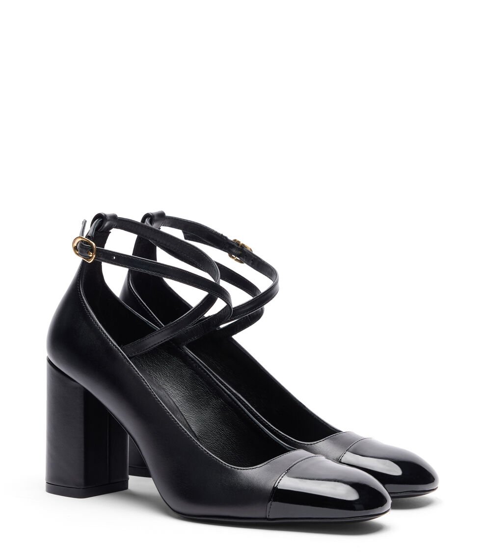 Stuart Weitzman EDEN 85 STRAP PUMP en NEGRO de Mujer | Stuart Weitzman® Envío internacional gratuito