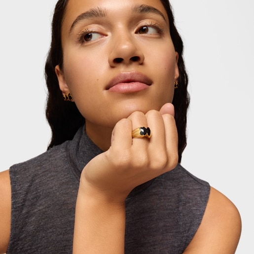 Tous Anillo mediano con baño de oro 18 kt sobre plata y motivo oso en ónix Icon Color Superdescuento
